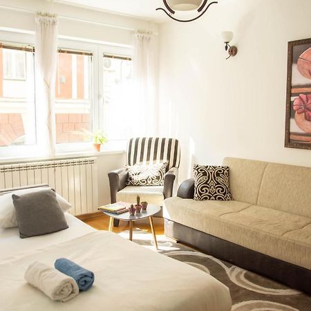 Cute And Cozy Studio With Cathedral View-Excellent Location SJJ Buitenkant foto