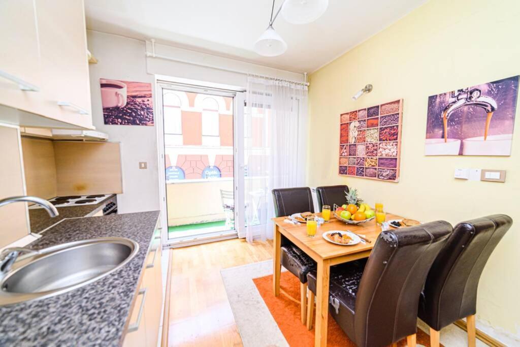 Cute And Cozy Studio With Cathedral View-Excellent Location SJJ Buitenkant foto