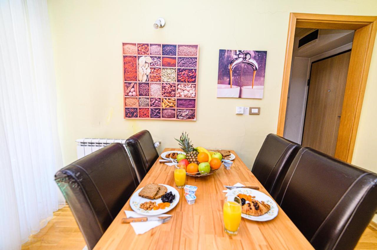 Cute And Cozy Studio With Cathedral View-Excellent Location SJJ Buitenkant foto