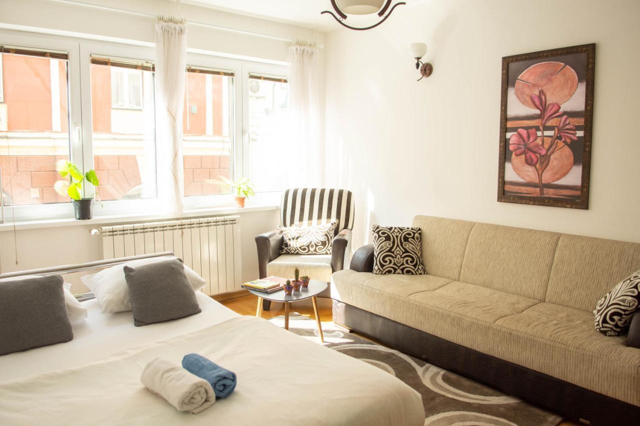 Cute And Cozy Studio With Cathedral View-Excellent Location SJJ Buitenkant foto